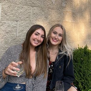 Meet your Posher, Desiree